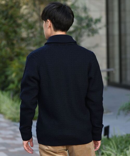 SHIPS(シップス)の「SHIPS:〈手洗い可能〉ミドルゲージ ランダムアラン ショールカラー カーディガン(カーディガン/ボレロ・メンズ・ブラック/グレー/ネイビー/キャメル・SMALL/MEDIUM/LARGE/X-LARGE)」の18枚目の写真