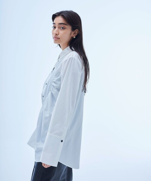 UNITED TOKYO(ユナイテッドトウキョウ)の「アーチシャーリングロングシャツ(シャツ/ブラウス・レディース・ホワイト/ブラック・FREE)」の6枚目の写真