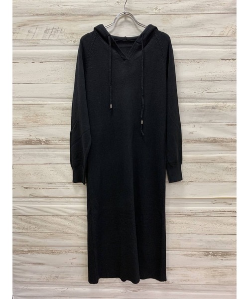Jewelobe(ジュエローブ)の「フーディーロングニットワンピース(ワンピース・レディース・アイボリー/イエロー/ブラック/ベージュ・FREE)」の9枚目の写真