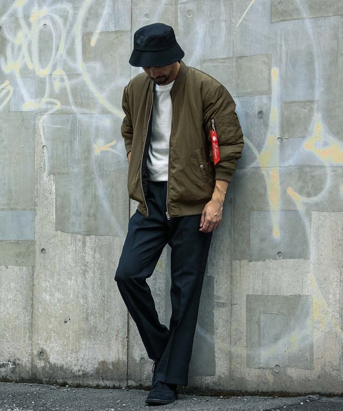 URBAN RESEARCH Sonny Label(アーバンリサーチサニーレーベル)の「『撥水』リバーシブルMA-1(MA-1・メンズ・ベージュ系その他/グリーン系その他・MEDIUM/LARGE/X-LARGE)」の3枚目の写真