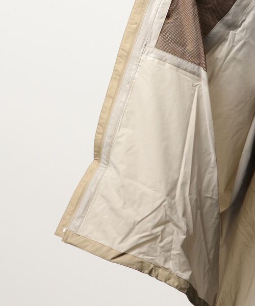 THE NORTH FACE(ザノースフェイス)の「【THE NORTH FACE】TAGUAN PONCHO(ポンチョ・レディース・ベージュ・MEDIUM)」の3枚目の写真