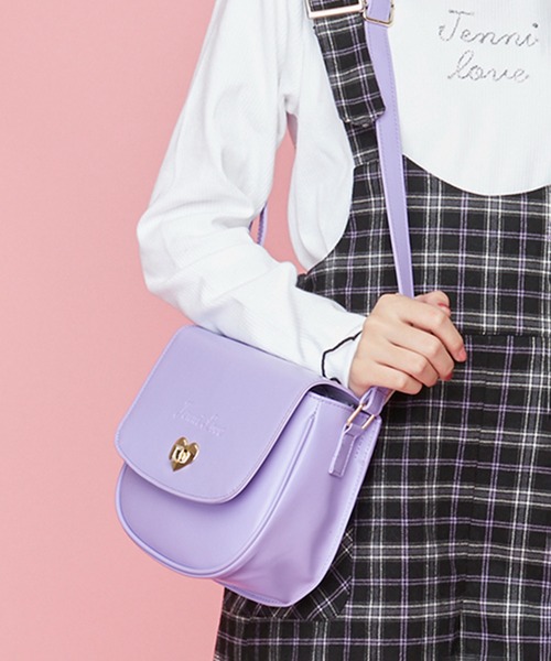 JENNI love(ジェニィラブ)の「ハーフムーンショルダーバッグ(ショルダーバッグ・キッズ・オフホワイト/ブラック/ラベンダー・F)」の3枚目の写真