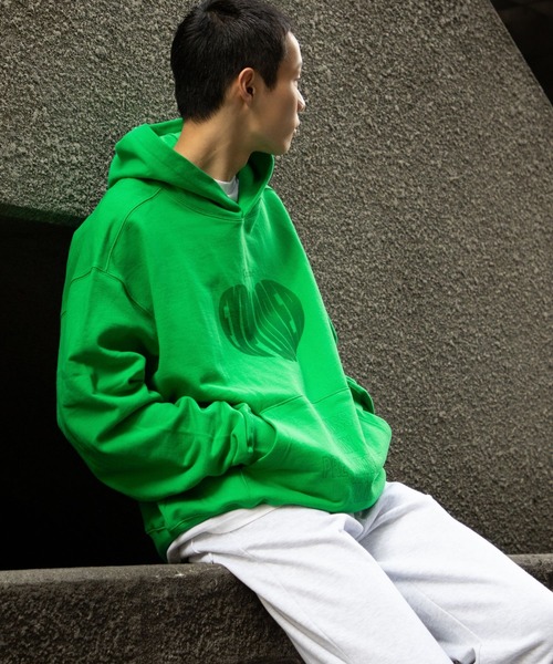 VIVASTUDIO（ビバスタジオ）の「【UNISEX】VIVA STUDIO／HEART HOOD  2237884（パーカー・メンズ・グリーン/ボルドー/チャコール・MEDIUM/LARGE/SMALL/X-LARGE）」の3枚目の写真