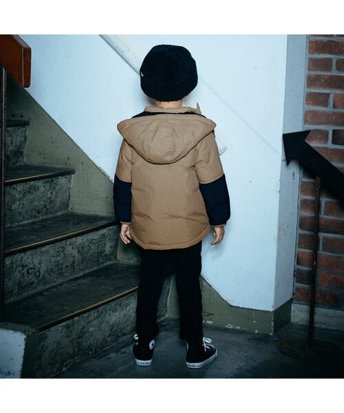 BREEZE（ブリーズ）の「中綿切り替えジャケット（ダウンジャケット/コート・キッズ・ベージュ/イエロー/カーキ/ブルー/サックスブルー・100/140/90/110/150/130/120）」の7枚目の写真