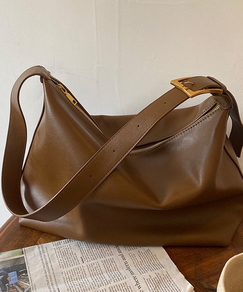 HALEY PESCA(ヘーリーペスカ)の「HALEY PESCA/大容量 合成皮革ショルダーバッグ(ショルダーバッグ・レディース・ブラック/グレー/ブラウン・FREE)」の4枚目の写真