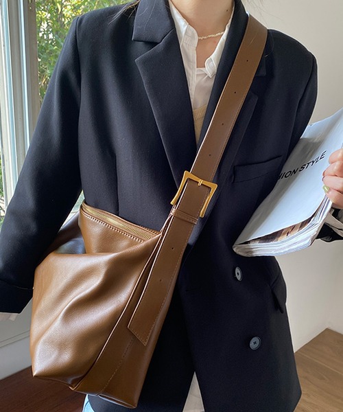 HALEY PESCA(ヘーリーペスカ)の「HALEY PESCA/大容量 合成皮革ショルダーバッグ(ショルダーバッグ・レディース・ブラック/グレー/ブラウン・FREE)」の21枚目の写真