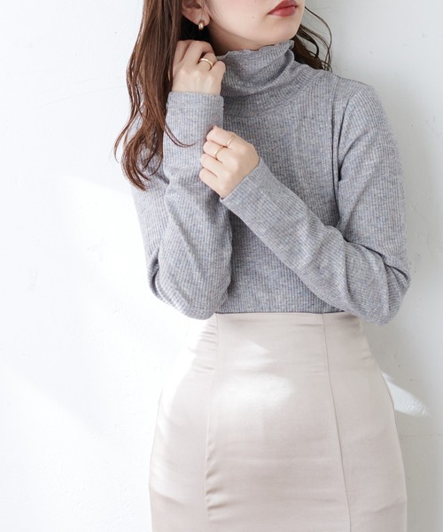 natural couture(ナチュラルクチュール)の「【WEB限定】メランジカットリブタートル(Tシャツ/カットソー・レディース・ブラック/グレー/オフホワイト/サックスブルー・FREE)」の3枚目の写真