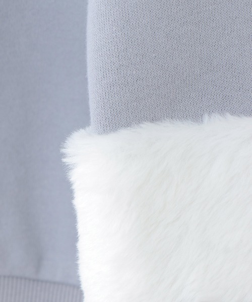 ikka(イッカ)の「【キッズ】モックネック刺繍ファープルオーバー(120~160cm)(スウェット・キッズ・ベージュ/ブルー・120/130/140/150/160)」の9枚目の写真