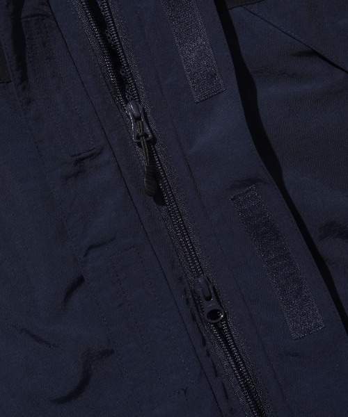 WILD THINGS(ワイルドシングス)の「【WILDTHINGS / ワイルドシングス】 CHAMONIX JACKET シャモニジャケット(マウンテンパーカー・メンズ・ブラック/グレー系/ネイビー系・S/M/L/XL)」の9枚目の写真