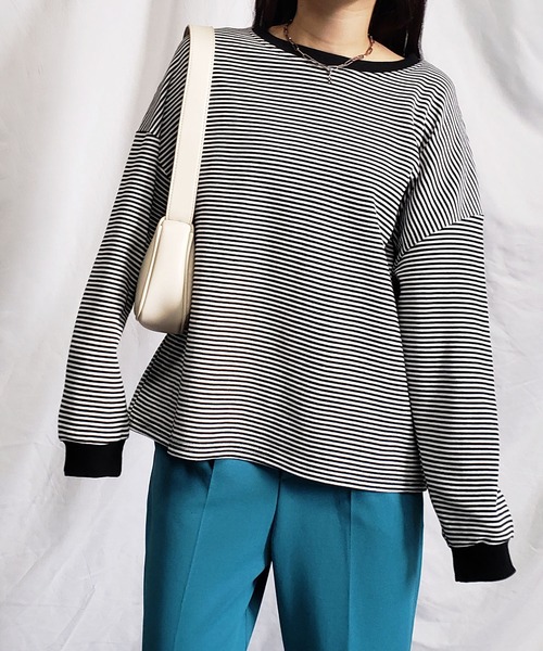 me+em select（ミームセレクト）の「オーバーサイズ配色ボーダープルオーバー（スウェット・レディース・ブラック/ブルー・FREE）」の11枚目の写真