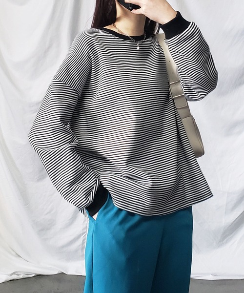 me+em select（ミームセレクト）の「オーバーサイズ配色ボーダープルオーバー（スウェット・レディース・ブラック/ブルー・FREE）」の8枚目の写真