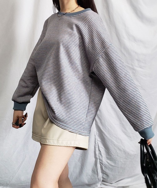 me+em select（ミームセレクト）の「オーバーサイズ配色ボーダープルオーバー（スウェット・レディース・ブラック/ブルー・FREE）」の3枚目の写真