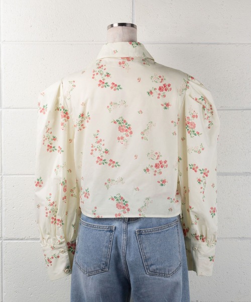 me+em select（ミームセレクト）の「花柄パワーショルダークロップドシャツブラウス（シャツ/ブラウス・レディース・アイボリー・FREE）」の10枚目の写真