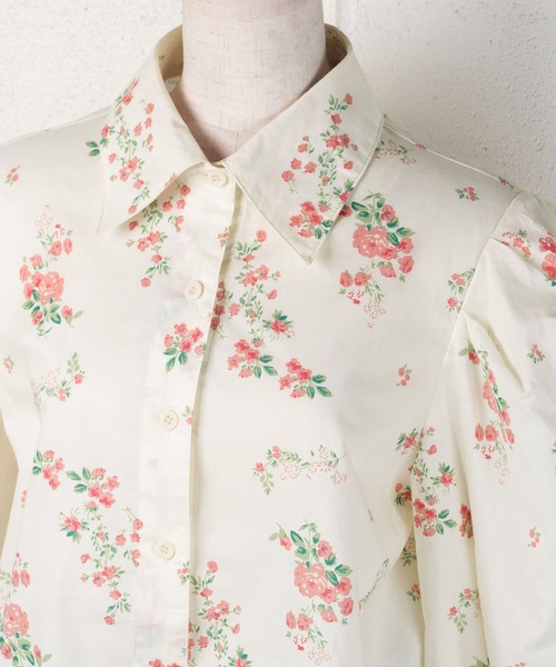 me+em select（ミームセレクト）の「花柄パワーショルダークロップドシャツブラウス（シャツ/ブラウス・レディース・アイボリー・FREE）」の11枚目の写真