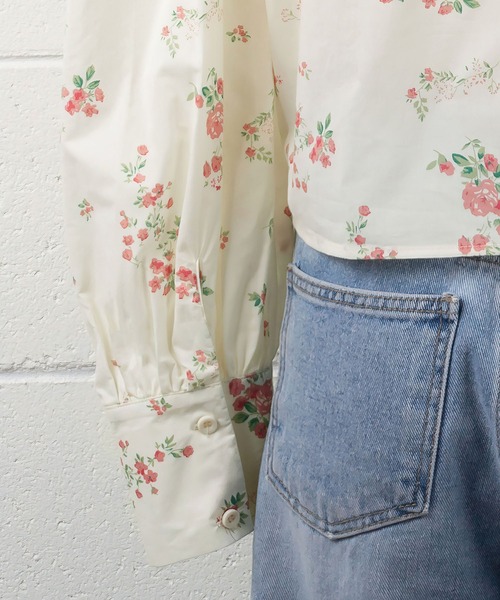 me+em select（ミームセレクト）の「花柄パワーショルダークロップドシャツブラウス（シャツ/ブラウス・レディース・アイボリー・FREE）」の13枚目の写真
