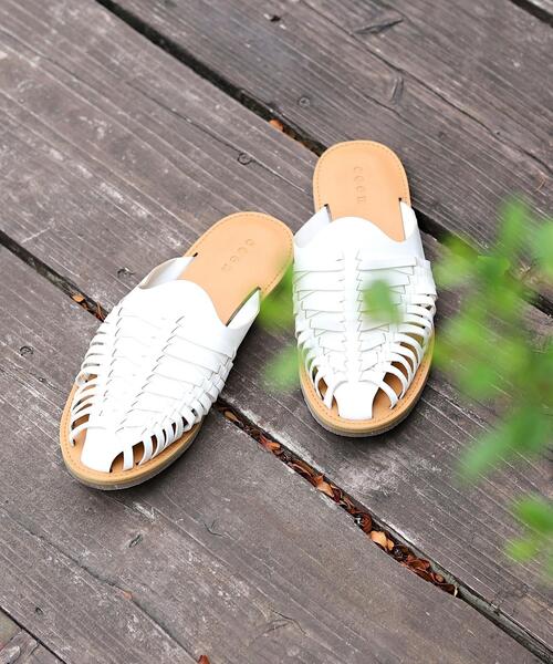 coen(コーエン)の「グルカメッシュミュール(サンダル・レディース・ホワイト/イエロー・S/M/L)」の2枚目の写真