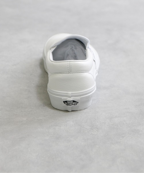 And A（アンドエー）の「VANS ヴァンズ / CLASSIC SLIP-ON PREMIUM LEATHER クラシック スリッポン プレミアムレザー ローカット レザースニーカー / VN0A5AO8W00（スリッポン・メンズ・ホワイト・27.0cm/26.5cm/27.5cm）」の6枚目の写真
