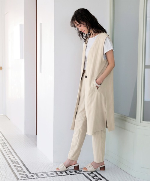 GeeRA(ジーラ)の「ストライプ柄ロングジレ(ベスト・レディース・ベージュ/キャメル・LARGE/MEDIUM)」の7枚目の写真