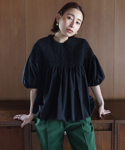 CREDONA（クレドナ）の「シャーリングハーフスリーブBL（シャツ/ブラウス・レディース・ブラック/オフホワイト・FREE）」の20枚目の写真