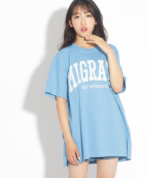 PINK-latte（ピンクラテ）の「◆カレッジロゴBIGTシャツワンピース（ワンピース・キッズ・黄緑系/ブルー/ベビーピンク/オフホワイト/ライトグリーン/ブラック・14/16/15 ）」の5枚目の写真