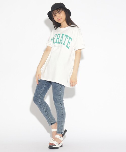 PINK-latte（ピンクラテ）の「◆カレッジロゴBIGTシャツワンピース（ワンピース・キッズ・黄緑系/ブルー/ベビーピンク/オフホワイト/ライトグリーン/ブラック・14/16/15 ）」の10枚目の写真