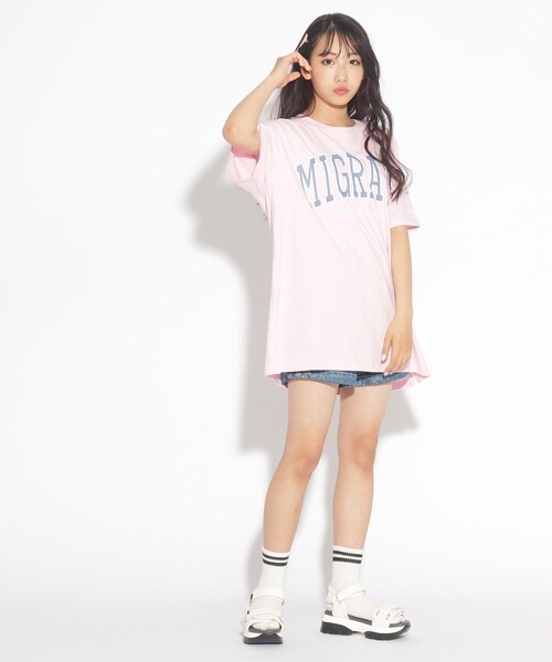 PINK-latte（ピンクラテ）の「◆カレッジロゴBIGTシャツワンピース（ワンピース・キッズ・黄緑系/ブルー/ベビーピンク/オフホワイト/ライトグリーン/ブラック・14/16/15 ）」の15枚目の写真