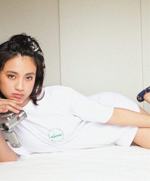 Oriens JOURNAL STANDARD(オリエンス ジャーナルスタンダード)の「【verme /ヴァーム】 ORIENS別注T-Shirt(Tシャツ/カットソー・メンズ・ホワイト/ネイビー/ピンク・SMALL/MEDIUM)」の17枚目の写真