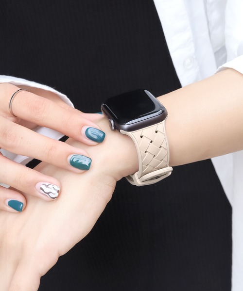 Urban Coral（アーバンコーラル）の「Apple Watch Band / アップルウォッチ バンド くすみカラー編み込みシリコン / Urban Coral（デジタル腕時計・レディース・ライトグレー/パープル/ネイビー/レッド/ミント/ラベンダー/ブルー系その他/パープル系その他/ピンク系その他/オレンジ系その他/ベージュ系その他/ブラウン系その他/グレー系その他/パープル系その他2/グレー/カーキ/ブラック・40mm）」の6枚目の写真