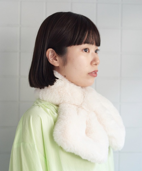 bulle de savon（ビュルデサボン）の「フェイクファー　ribbon tippet（ストール/ショール・レディース・ホワイト/グリーン・FREE）」の5枚目の写真