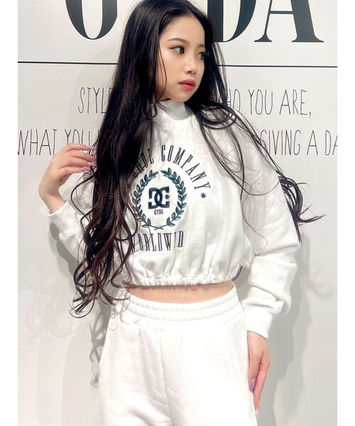 GYDA（ジェイダ）の「GYDA×DC HILLS COLLEGE ハイネックショートスウェットトップス（スウェット・レディース・ブラック/オフホワイト/ダークオレンジ・FREE）」の11枚目の写真