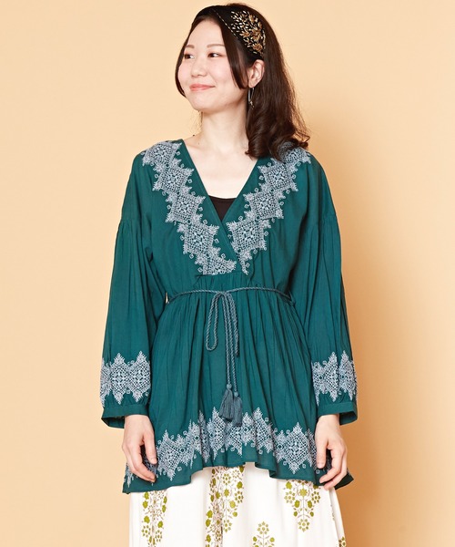 チャイハネ（チャイハネ）の「【チャイハネ】ジプラス刺繍トップス（その他トップス・レディース・グリーン/ブラウン/ホワイト・FREE）」の3枚目の写真