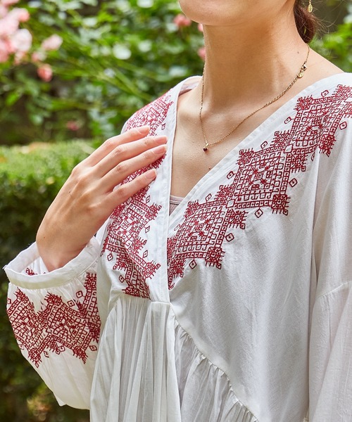 チャイハネ（チャイハネ）の「【チャイハネ】ジプラス刺繍トップス（その他トップス・レディース・グリーン/ブラウン/ホワイト・FREE）」の8枚目の写真