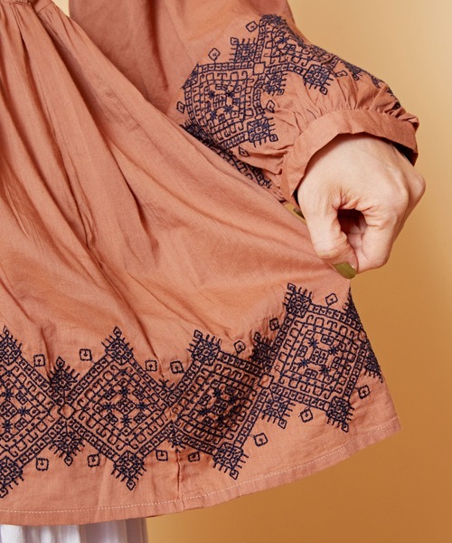 チャイハネ（チャイハネ）の「【チャイハネ】ジプラス刺繍トップス（その他トップス・レディース・グリーン/ブラウン/ホワイト・FREE）」の15枚目の写真