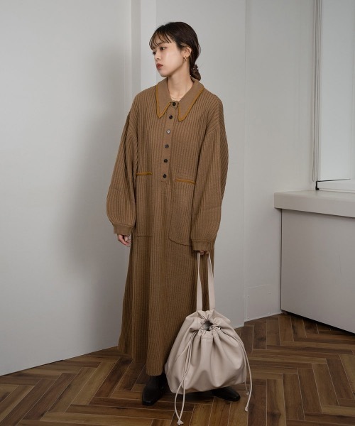 Amiur（エミレ）の「bicolor accent rib knit ops（ワンピース・レディース・ベージュ/カーキブラウン/ライトベージュ・FREE）」の4枚目の写真