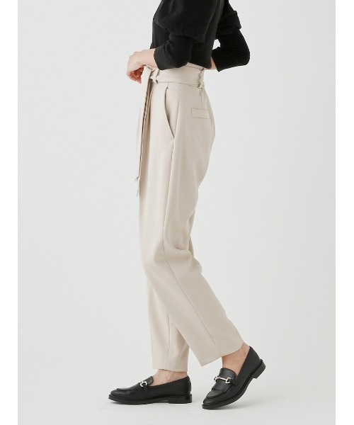 Stylevoice for xxx(スタイルヴォイスフォー)の「ウエストリボン付きハイウエストテーパードパンツ(スラックス・レディース・ブラック/ライトベージュ・SMALL/MEDIUM)」の15枚目の写真