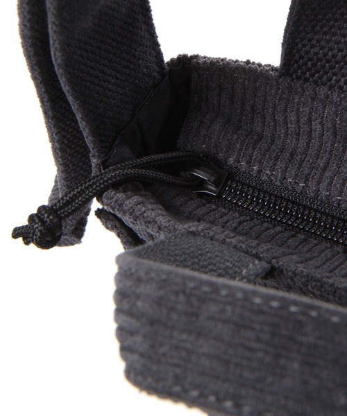 niko and...（ニコアンド）の「コーデュロイヘルメットミニショルダー（ショルダーバッグ・メンズ・チャコール/グリーン/ブラウン・FREE）」の12枚目の写真