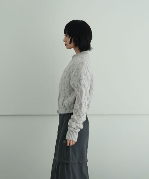 ALLEGE（アレッジ）の「ALLEGE Mohair Short C/D（カーディガン/ボレロ・レディース・グレー・1）」の4枚目の写真