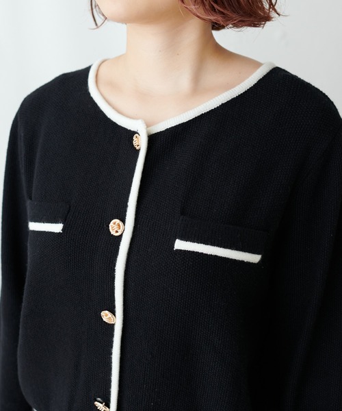 natural couture(ナチュラルクチュール)の「バイカラー金釦カーディガン(カーディガン/ボレロ・レディース・サックスブルー/オフホワイト/ブラック・FREE)」の6枚目の写真