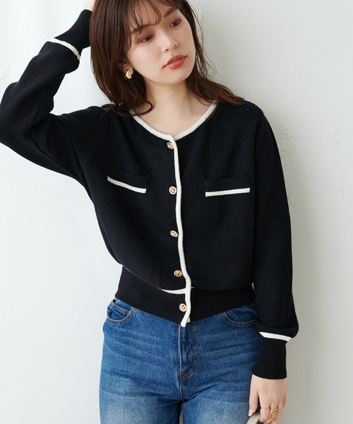 natural couture(ナチュラルクチュール)の「バイカラー金釦カーディガン(カーディガン/ボレロ・レディース・サックスブルー/オフホワイト/ブラック・FREE)」の16枚目の写真