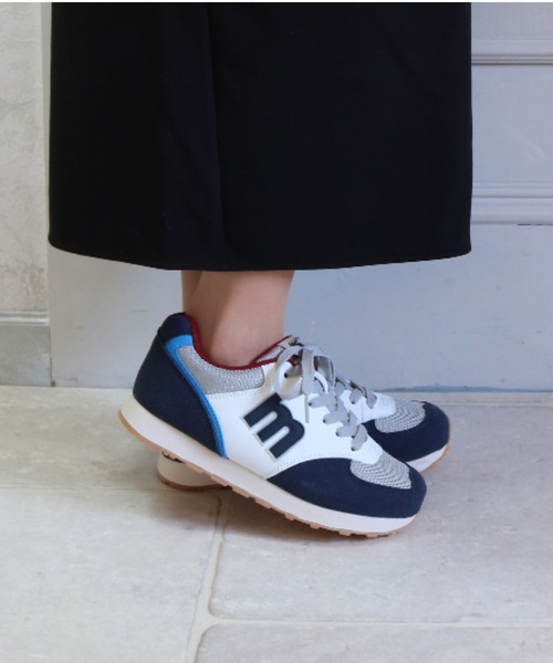 moz(モズ)の「【MOZ】レトロローカットスニーカー(スニーカー・レディース・グレー/ブラック/ネイビー/マスタード/パープル/その他/サックスブルー/ブラック×ホワイト/ダークベージュ/ベージュ/グレー系その他・22.5cm/23.0cm/23.5cm/24.0cm/24.5cm/25.0cm)」の7枚目の写真