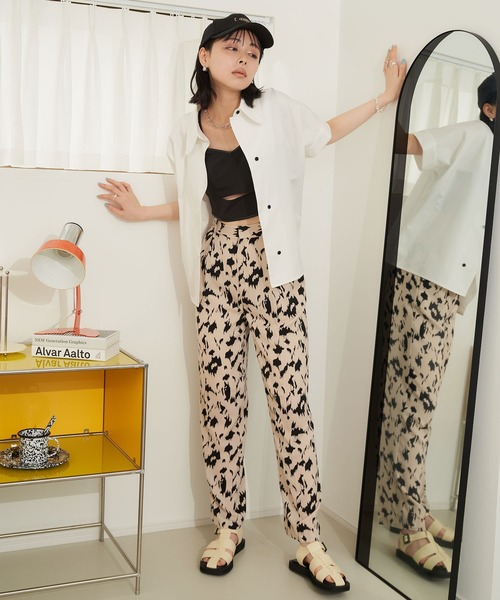 miette(ミエット)の「プリントストレートパンツ(その他パンツ・レディース・ブラック/ベージュ/ライトベージュ・FREE)」の16枚目の写真