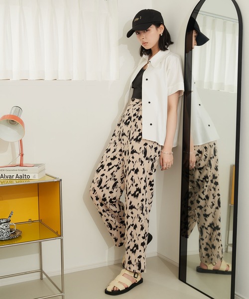 miette(ミエット)の「プリントストレートパンツ(その他パンツ・レディース・ブラック/ベージュ/ライトベージュ・FREE)」の14枚目の写真