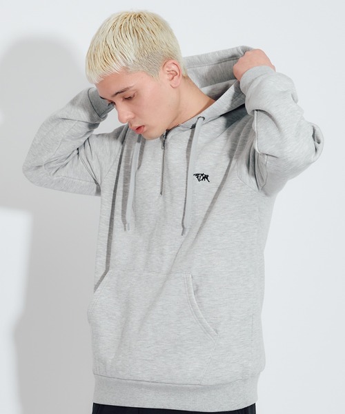 FCMM(エフシーエムエム)の「【日本限定アイテム】HALF ZIP HOODIE/ハーフジップフーディー(パーカー・メンズ・グレー/ブラック/ネイビー・LARGE/MEDIUM)」の3枚目の写真