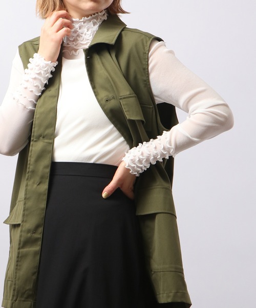 BRODIAEA(ブローディア)の「BRODIAEA 長袖チュールシアートップス 8段メロー(Tシャツ/カットソー・レディース・オフホワイト/カーキ/テラコッタ/シルバーグレー/グリーン/ピンク/マスタード/プラム/チャコール/ベージュ/パープル/ブラック・40)」の2枚目の写真