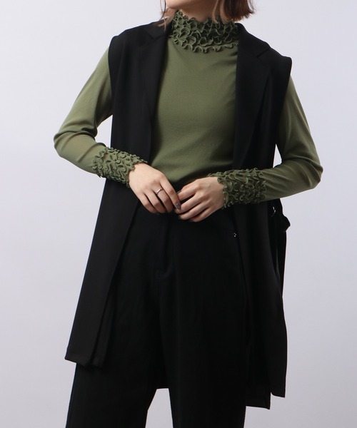 BRODIAEA(ブローディア)の「BRODIAEA 長袖チュールシアートップス 8段メロー(Tシャツ/カットソー・レディース・オフホワイト/カーキ/テラコッタ/シルバーグレー/グリーン/ピンク/マスタード/プラム/チャコール/ベージュ/パープル/ブラック・40)」の8枚目の写真