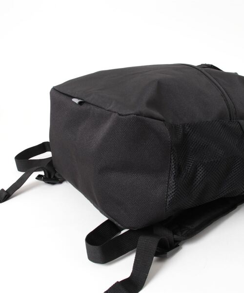 PUMA（プーマ）の「PUMA プーマ ユニセックス プーマ スタイル バックパック 22L（バックパック/リュック・メンズ・カーキ/ブラック・フリー）」の3枚目の写真