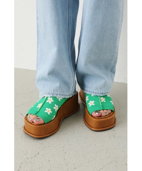 RODEO CROWNS WIDE BOWL(ロデオクラウンズワイドボウル)の「PATTERN KNIT WADGE SANDAL(サンダル・レディース・ブラック系その他/グリーン系その他・MEDIUM/LARGE)」の16枚目の写真