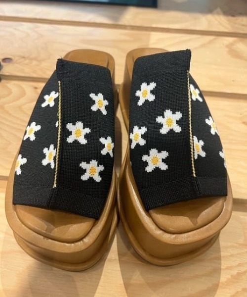 RODEO CROWNS WIDE BOWL(ロデオクラウンズワイドボウル)の「PATTERN KNIT WADGE SANDAL(サンダル・レディース・ブラック系その他/グリーン系その他・MEDIUM/LARGE)」の22枚目の写真