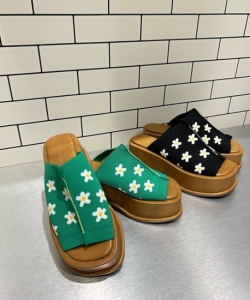 RODEO CROWNS WIDE BOWL(ロデオクラウンズワイドボウル)の「PATTERN KNIT WADGE SANDAL(サンダル・レディース・ブラック系その他/グリーン系その他・MEDIUM/LARGE)」の20枚目の写真