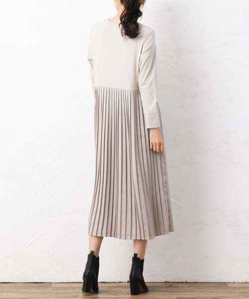 aunt lily(アントリリー)の「プリーツドッキングマルチワンピース(ワンピース・レディース・ライトグレー/カーキ・11号/13号/15号/9号)」の3枚目の写真